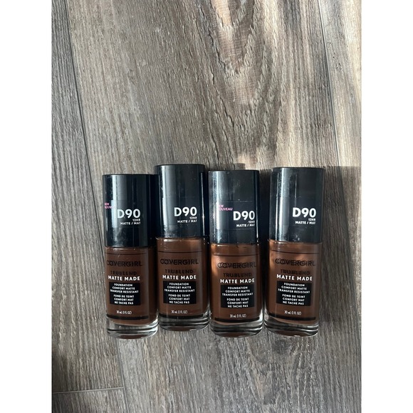 Lot of 4 COVERGIRL TruBlend Matte Made Foundation D90 12HR Comfort Matte Brown - Picture 1 of 3